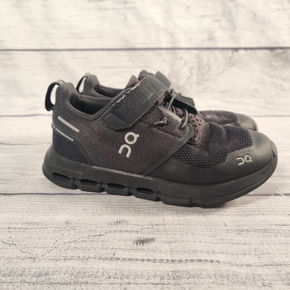On Cloudplay Kids US K 13 Running Shoes Black Mesh Sneakers 3KD11430485